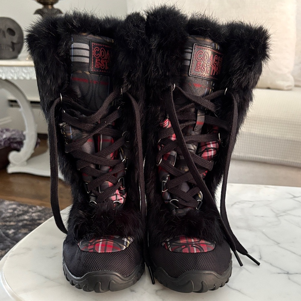 Coach winter boots  ❤️SOLD❤️Black w plaid and Fur trim.  (like new!)